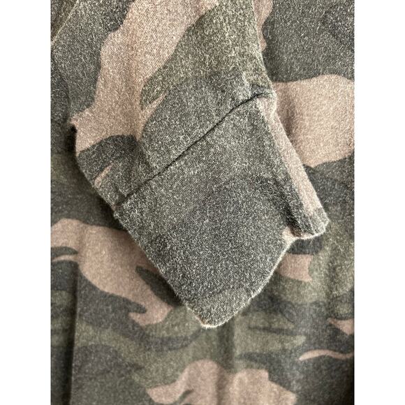 Men’s Hollister Long Sleeve Camo,  Black & White Logo Crew-neck Shirt Size XL - Picture 5 of 7